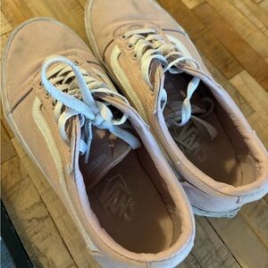 Pink size 8 woman’s vans